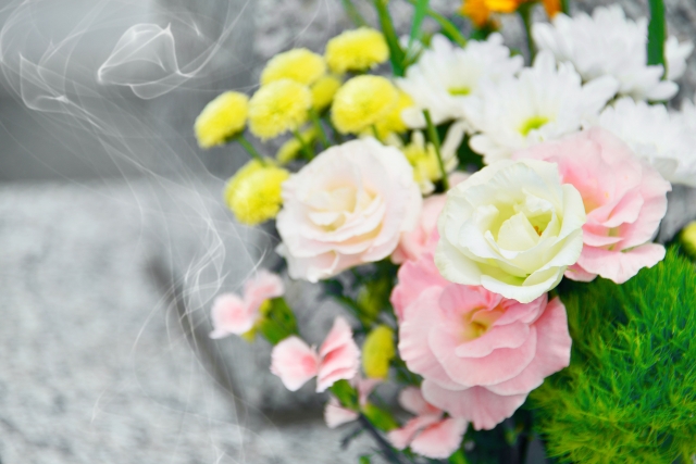 遠くにいても、想いは届きます。お墓参り代行のご案内